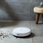 i3 CHARLES+ BÍLÝ ROBOT. VYSAVAČ NICEBOY