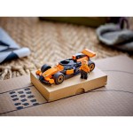 Jezdec F1 se závod. vozem McLaren 60442