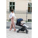 Kočárek ESTELLE LIGHT černý s rámem MOMI